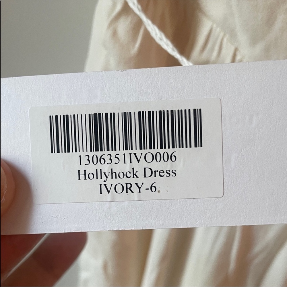 Reformation Hollyhock in Ivory - Picture 4 of 11